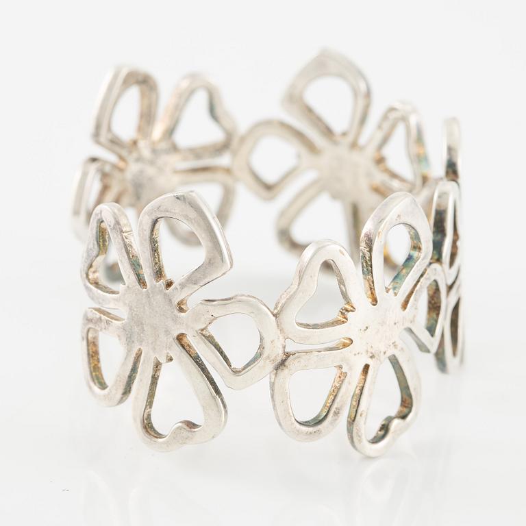 Tiffany & Co, Elsa Peretti, "Hibiscus" bangle, silver.
