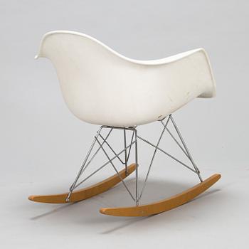 Charles och Ray Eames, gungstol, "Eames Plastic Armchair RAR", Vitra 2015.