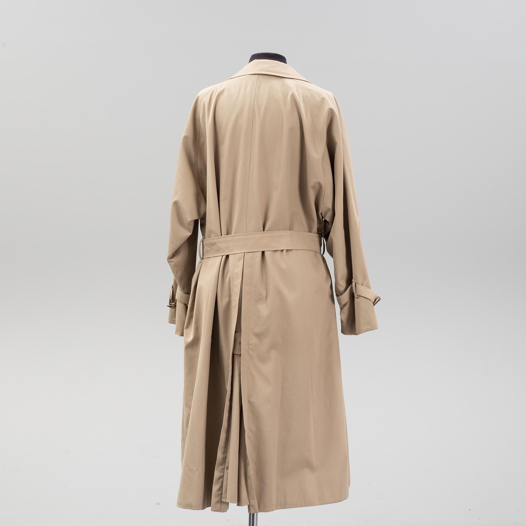 Burberry, trenchcoat, size 50.