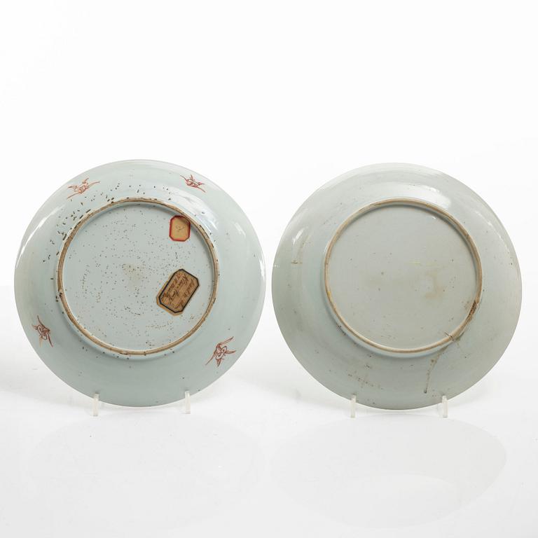 Tallrikar, 15 stycken, porslin, Kina, Qingdynastin, 1700-tal.