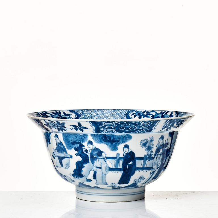 A blue and white bowl, Qing dynasty, Kangxi mark and period (1662-1722).