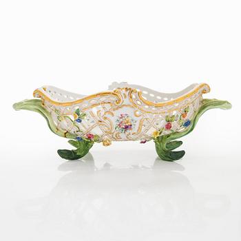 Jardinière, porcelain, Imperial Porcelain Factory, Alexander II, 1855–81.