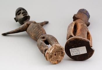 FIGURER, 2 st, snidat trä, Afrika.