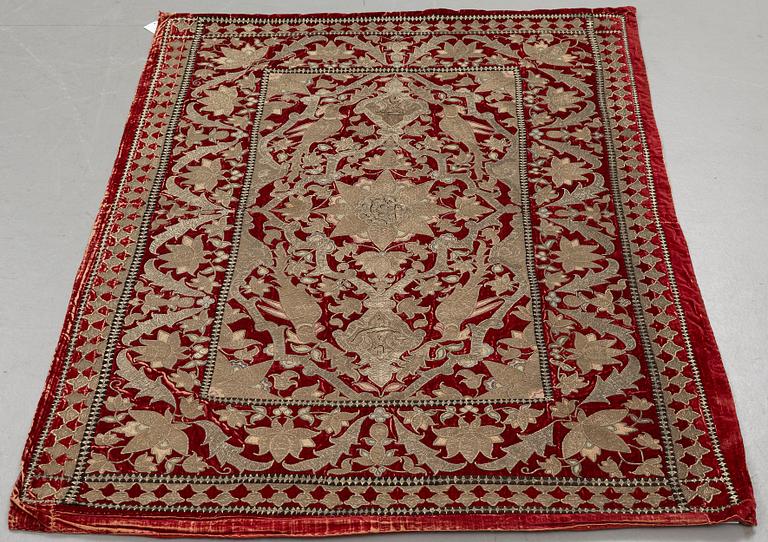 Broderi, antik persisk sammet, ca 150 x 103,5 cm, 1700 - 1800-tal.