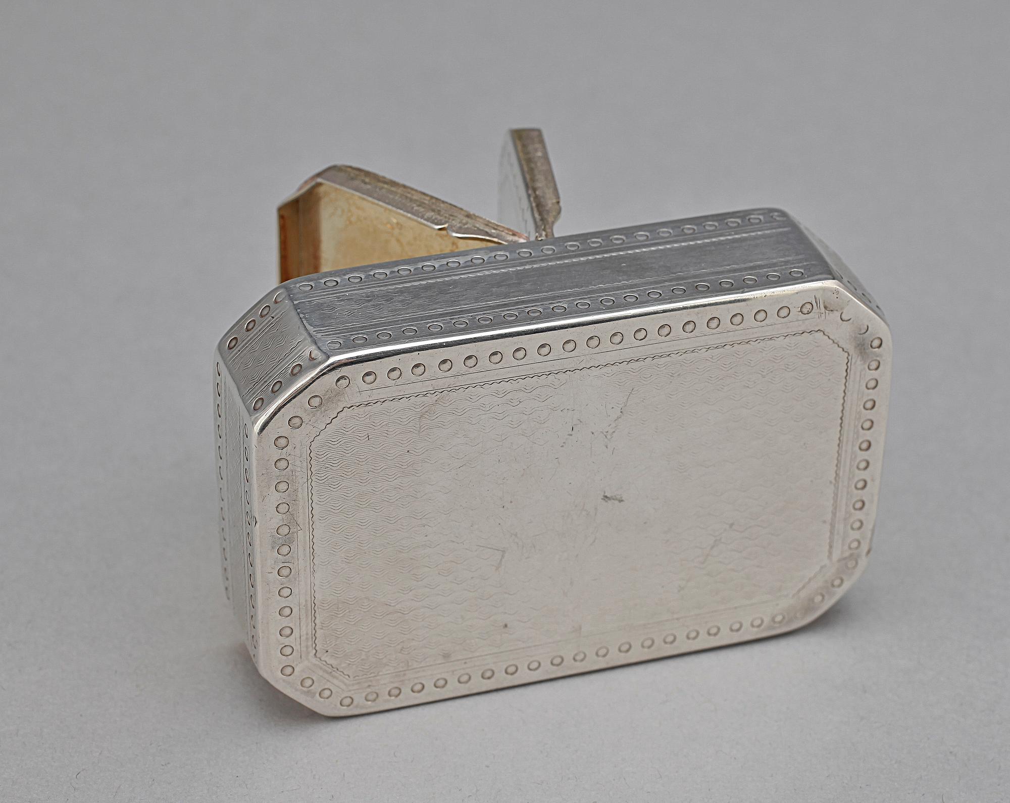 DOSA, silver, London, England, 1796. Vikt ca 87 gram.
