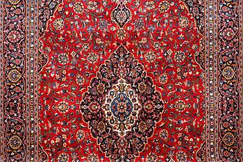 A carpet, Kashan, ca 497 x 298 cm.