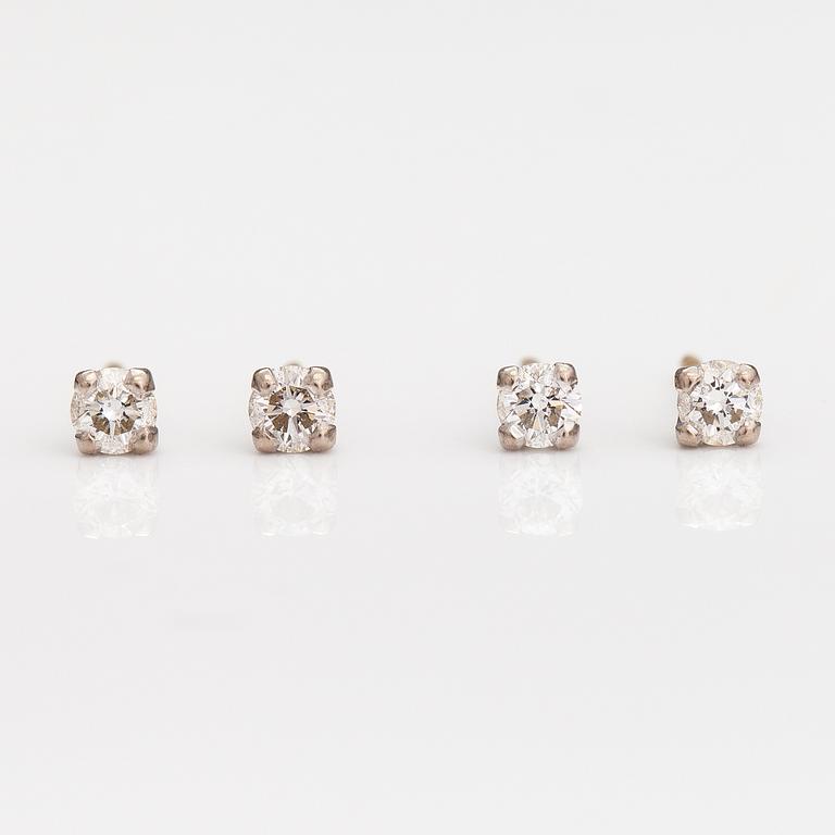 ÖRHÄNGEN, 2 par, 14K guld, diamanter ca 0.40 ct tot. Med certifikat.