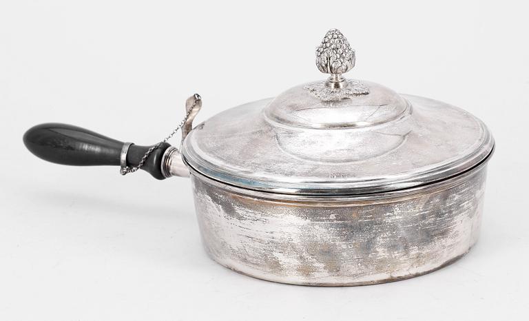 KAROTT MED LOCK, silver, David Andersen & Comp AB, Stockholm 1920. Vikt ca 1100 gram.