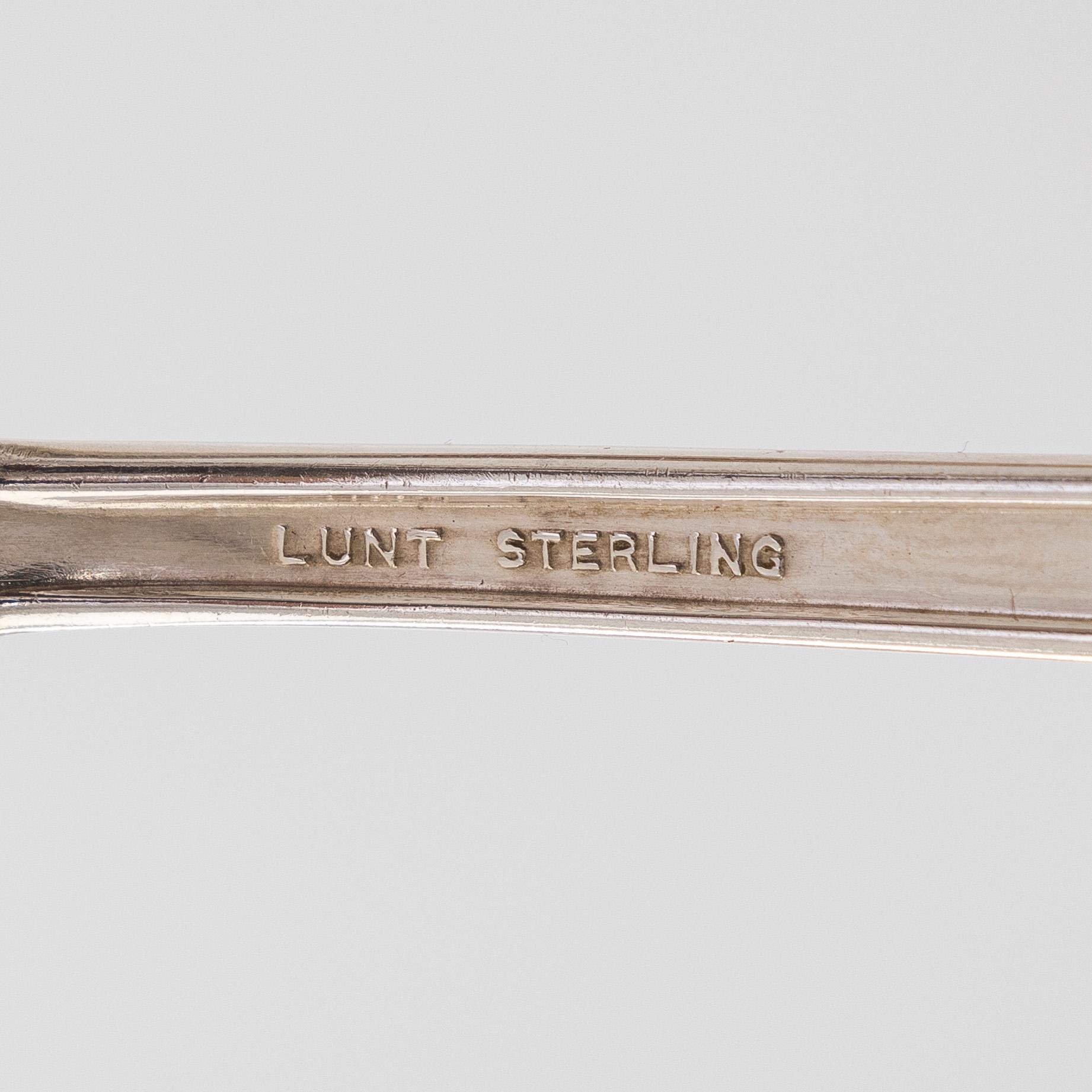 A 64-piece sterling silver 'Modern Victorian' cutlery set by Lunt, USA, latter half of the 20th century.