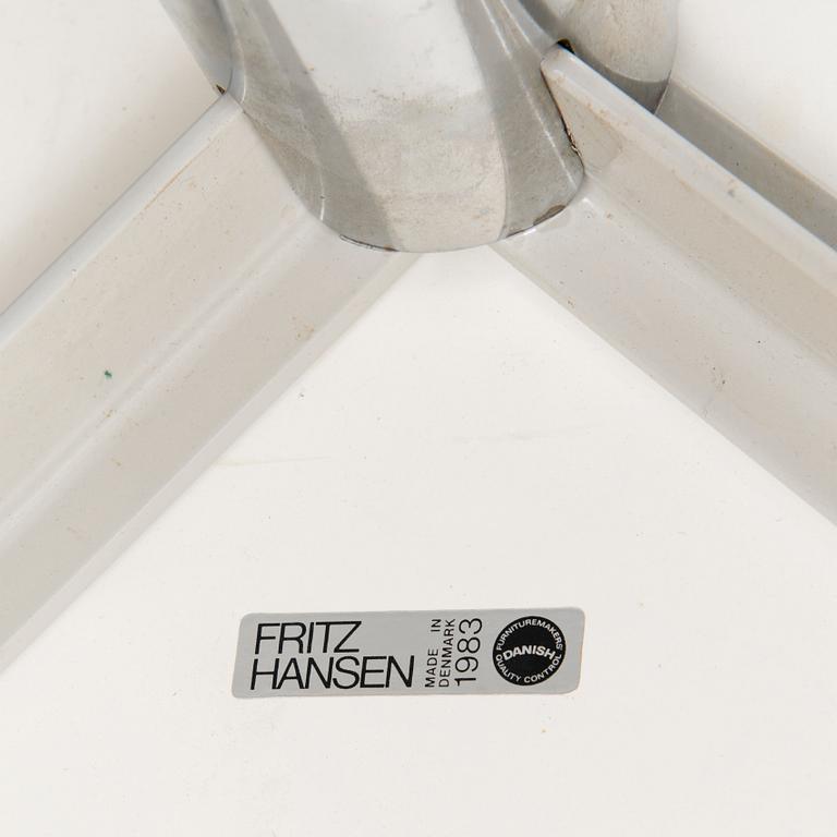 dinner table A826 for Fritz Hansen, 1983.