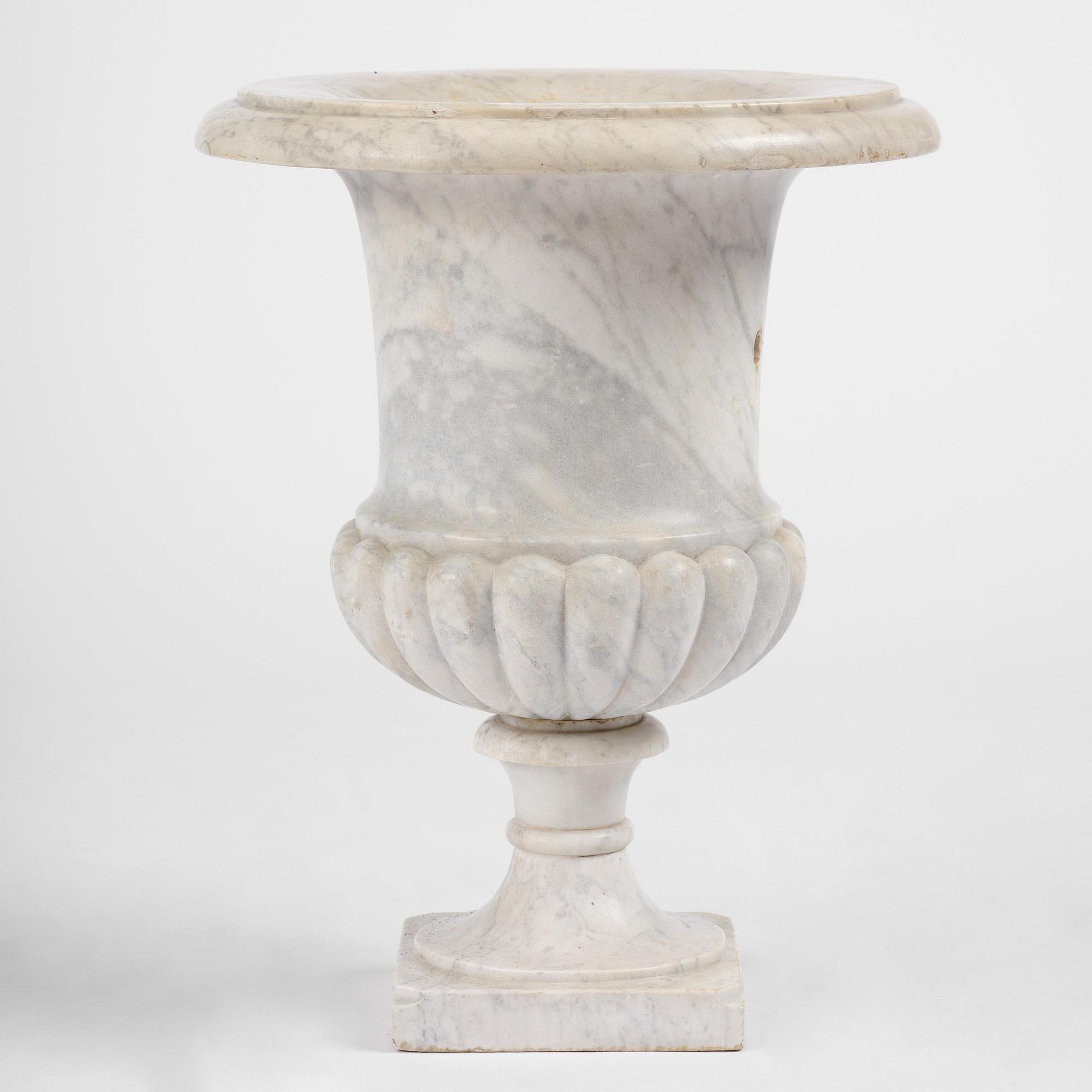An Italian carrara marble urn, 19th century.
