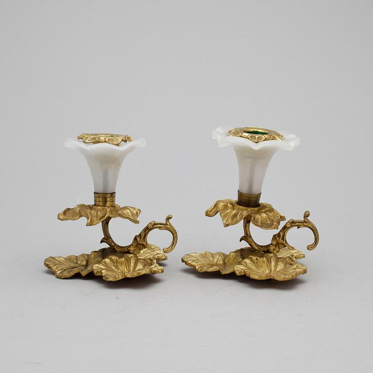 NATTLJUSSTAKAR, ett par, mässing, 1900-tal.