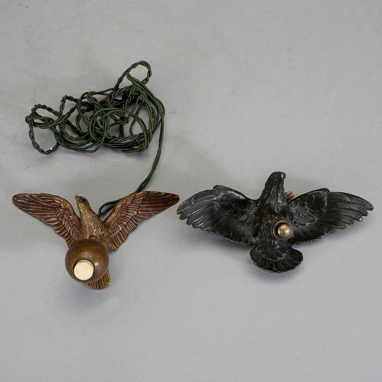 RINGKLOCKOR, 2 stycken, brons, 1900-talets början.