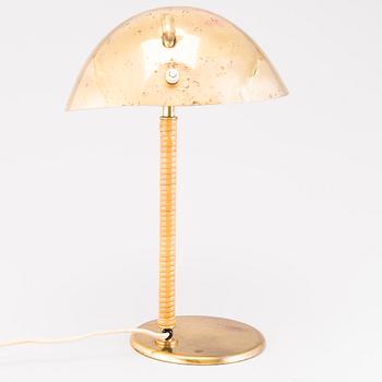 Paavo Tynell, A mid 20th century '9202' table lamp for Taito. Finland.