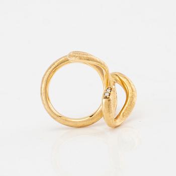 Ole Lynggaard, Ring "Snakes" 18K gold with round brilliant-cut diamonds.