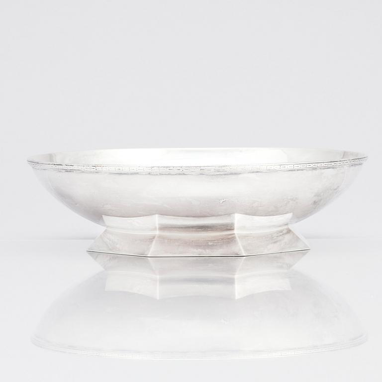 Wiwen Nilsson, a 900/1000 silver bowl, Lund, Sweden 1931.