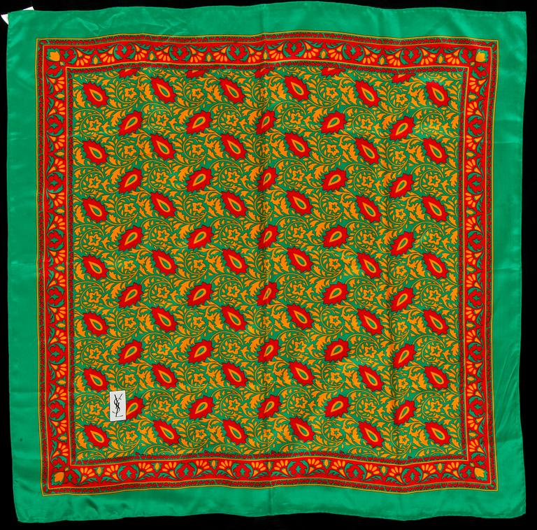 SCARF, Yves Saint Laurent.