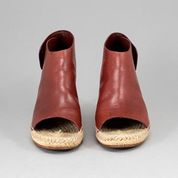 CÉLINE, shoes, size 39.