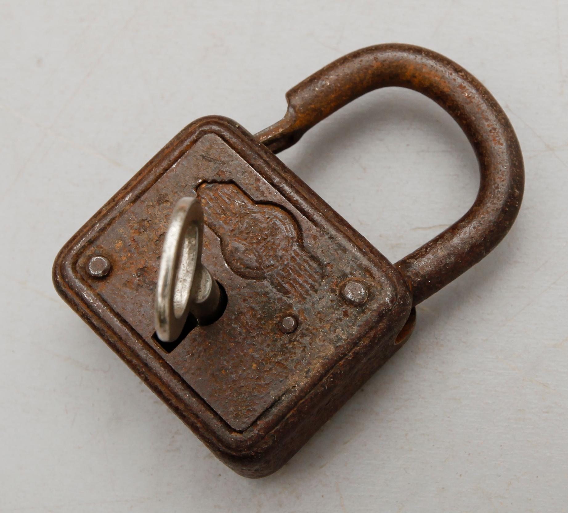 SKRIN, allmoge, märkt med årtal 1734.