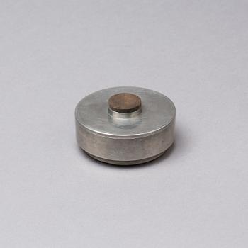 BURK med LOCK, tenn, Firma Svenskt Tenn, 1936.