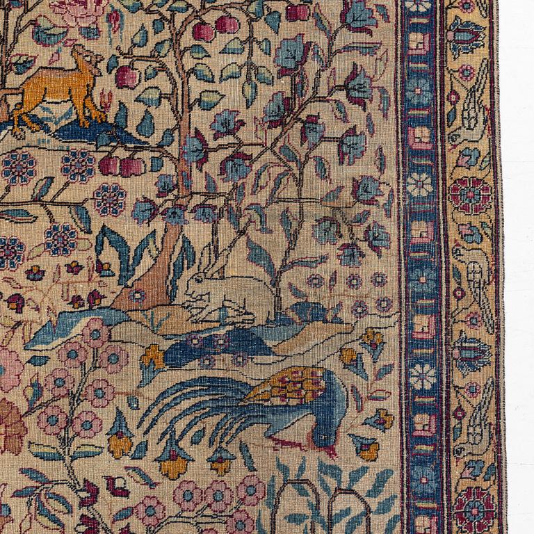 A carpet, semi-antique persian possibly Esfahan/Tehran/Kashan ca 259 x 156 cm.