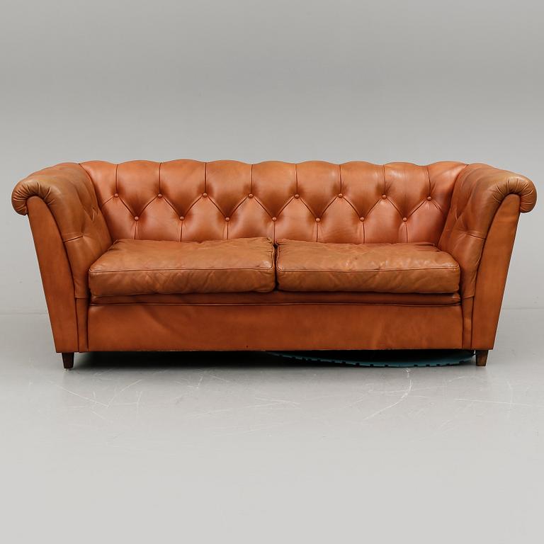 SOFFA, Chesterfield-modell, 1900-talets andra hälft.