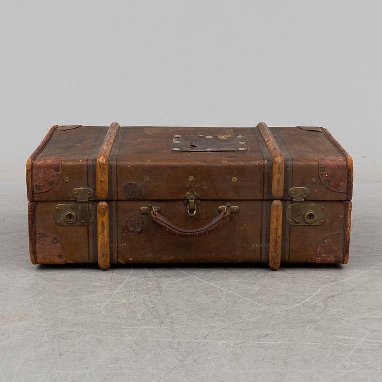 An early 20th century vintage suitcase from the Swedish diplomatic legation in Constantinople (Istanbul) and Warsaw.