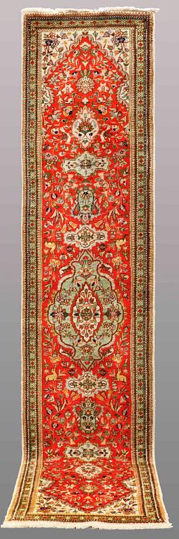 GALLERIMATTA, Figural Täbris, ca 395 x 88 cm.