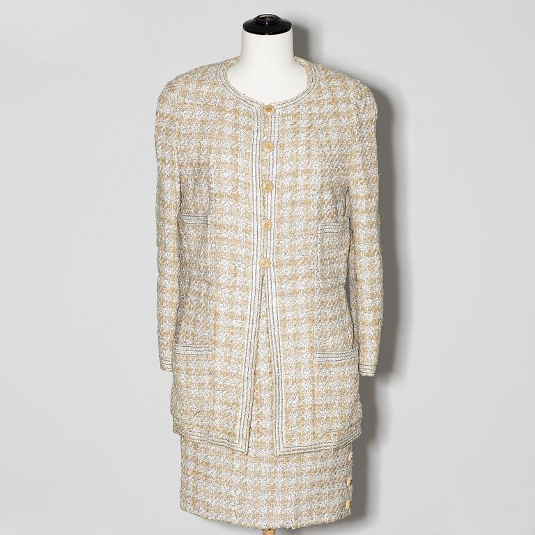 Chanel, suit, two-piece, vintage. Size Fr 36.