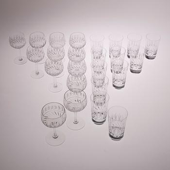 GLASSERVIS, 84 delar, slipad kristall "Leo", Riihimäki/Notsjö, 1900-talets andra.