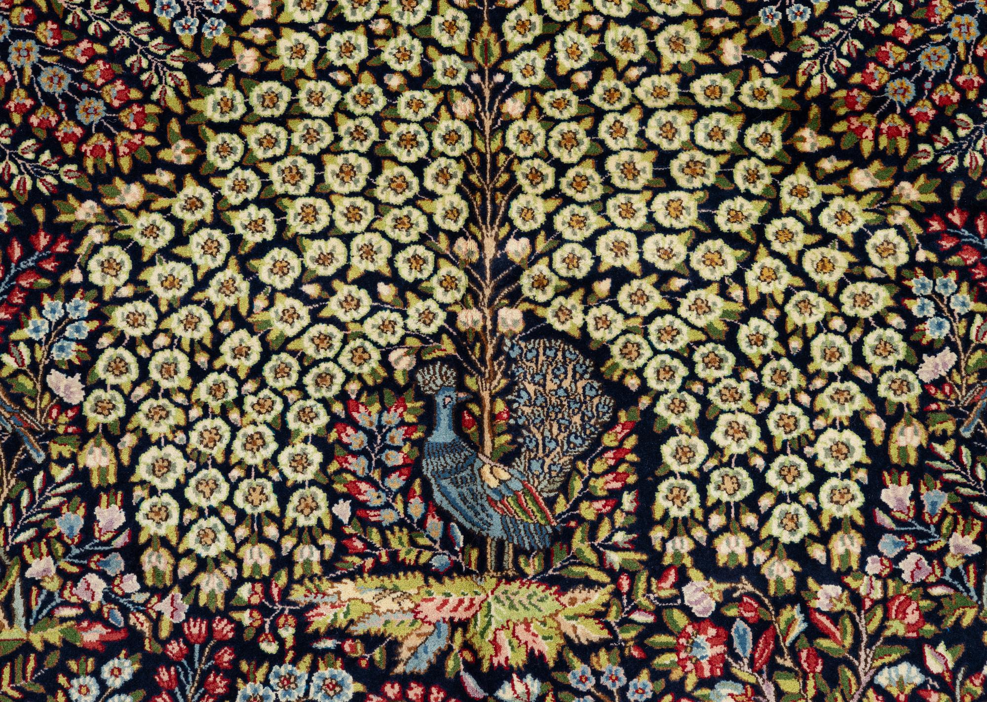 Matta, Kirman, ca 390 x 290 cm.