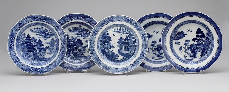 TALLRIKAR, 2+2+1, porslin, Kina, Qianlong resp Jiaqing, 1700/1800-tal.