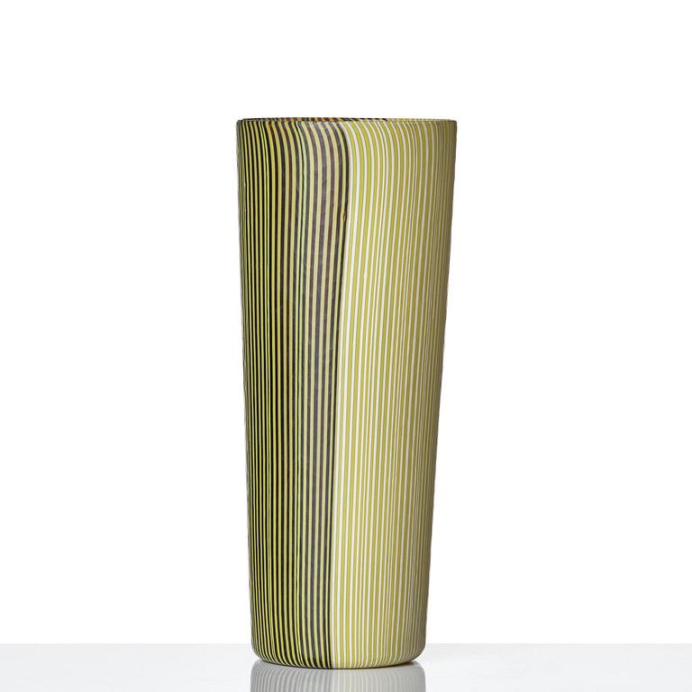 Carlo Scarpa, a rare "Tessuto bicolore" glass vase, model 4551, Venini, Murano, Italy 1945-48.
