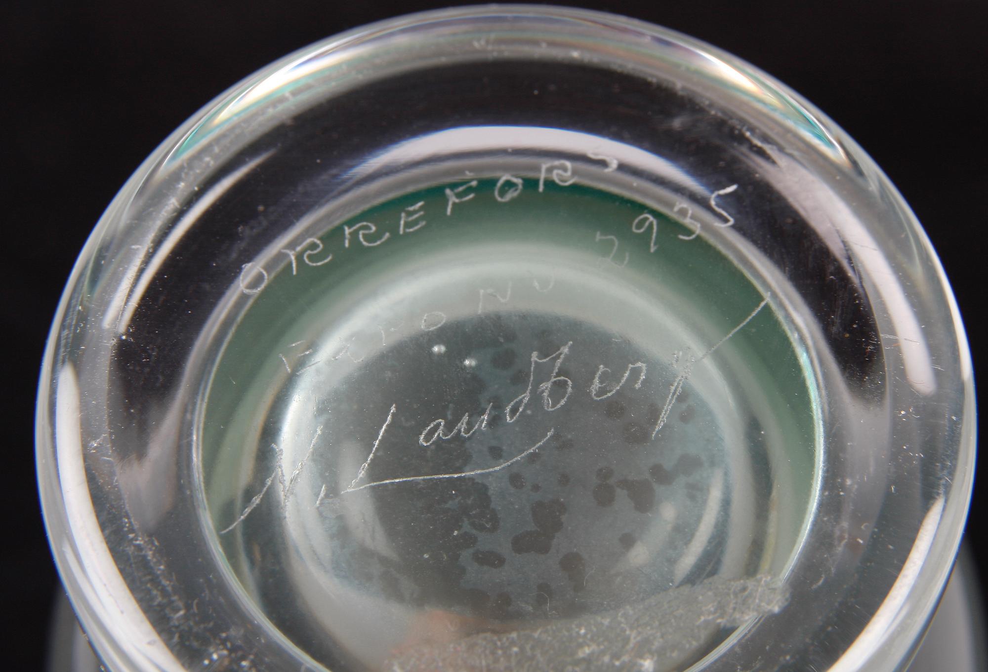 VAS, glas, Nils Landberg, Orrefors. Sign "EXPONU 2935".