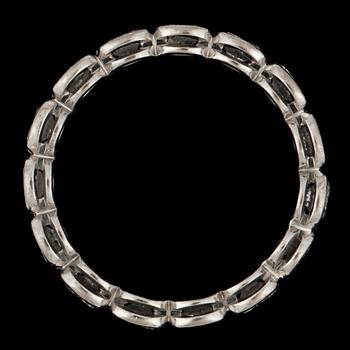 A brilliant cut diamond eternity ring, tot. 2.25 cts.