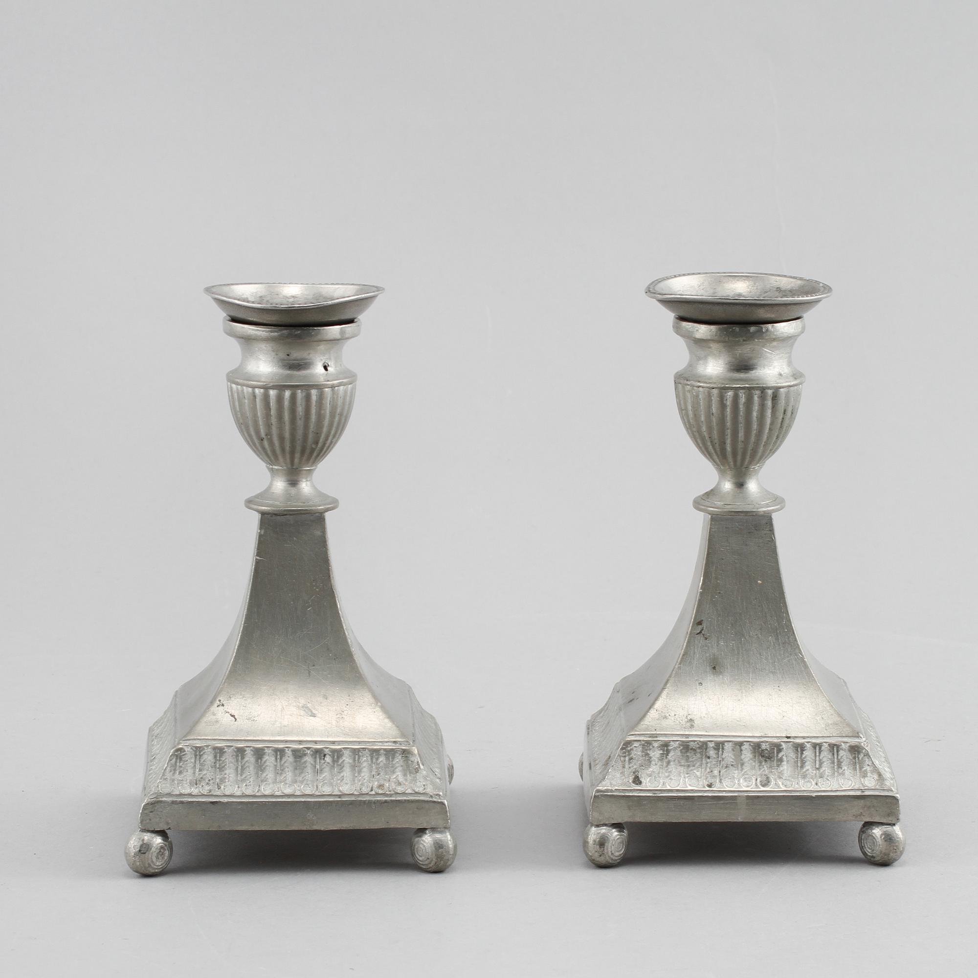 LJUSSTAKAR, ett par, tenn, Gustaf Adolf Bergman, Kristianstad, 1800-tal.