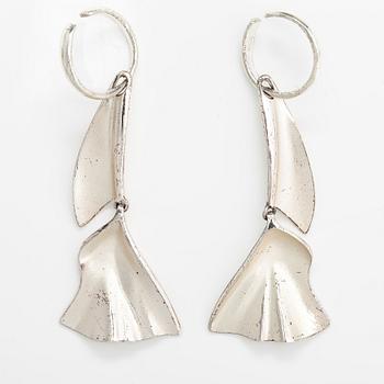 Zoltan Popovits, A pair of sterling silver earrings "Lilia Tigris". Lapponia 1995.