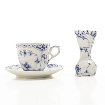 Royal Copenhagen, servis, 37 delar, "Musselmalet Halvblonde".