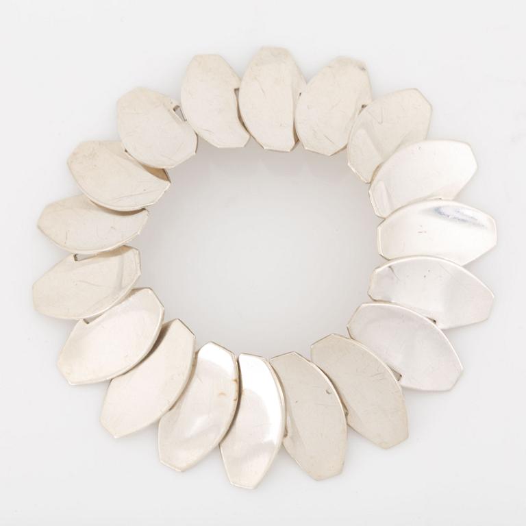 Armband och brosch, silver, SEB, Silvervarufirman Elsbri Ab.