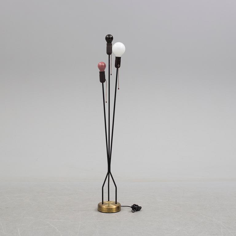 A mid 20th century floor lamp.