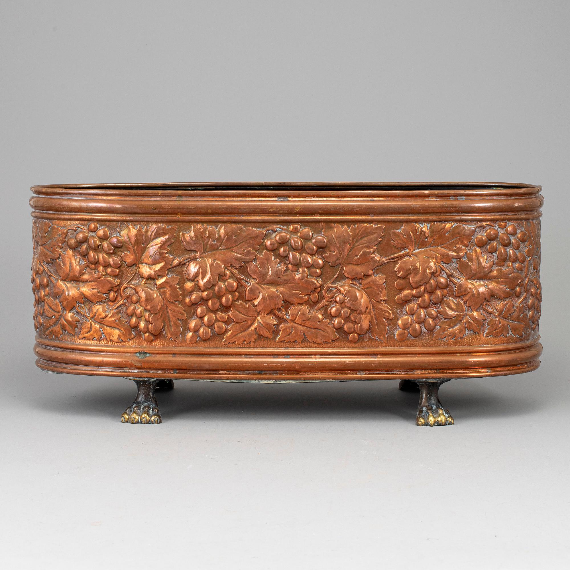 A 19th century copper jardiniere.