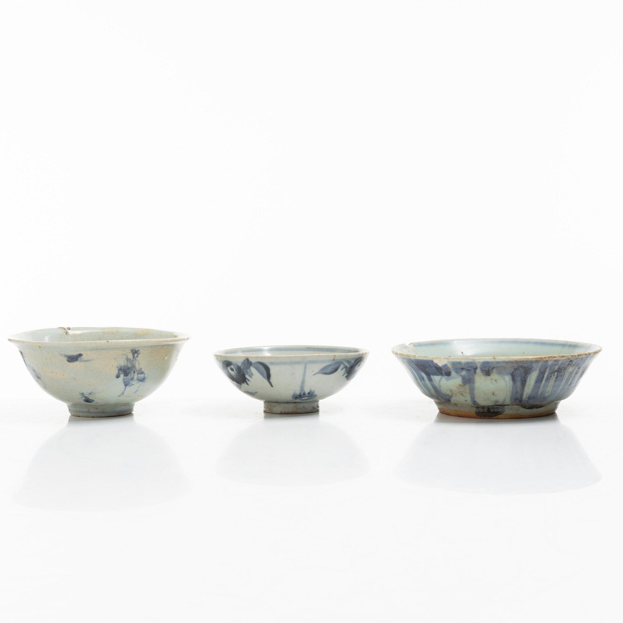 Three blue and white porcelain bowls, China, Ming dynasty (1368-1644).