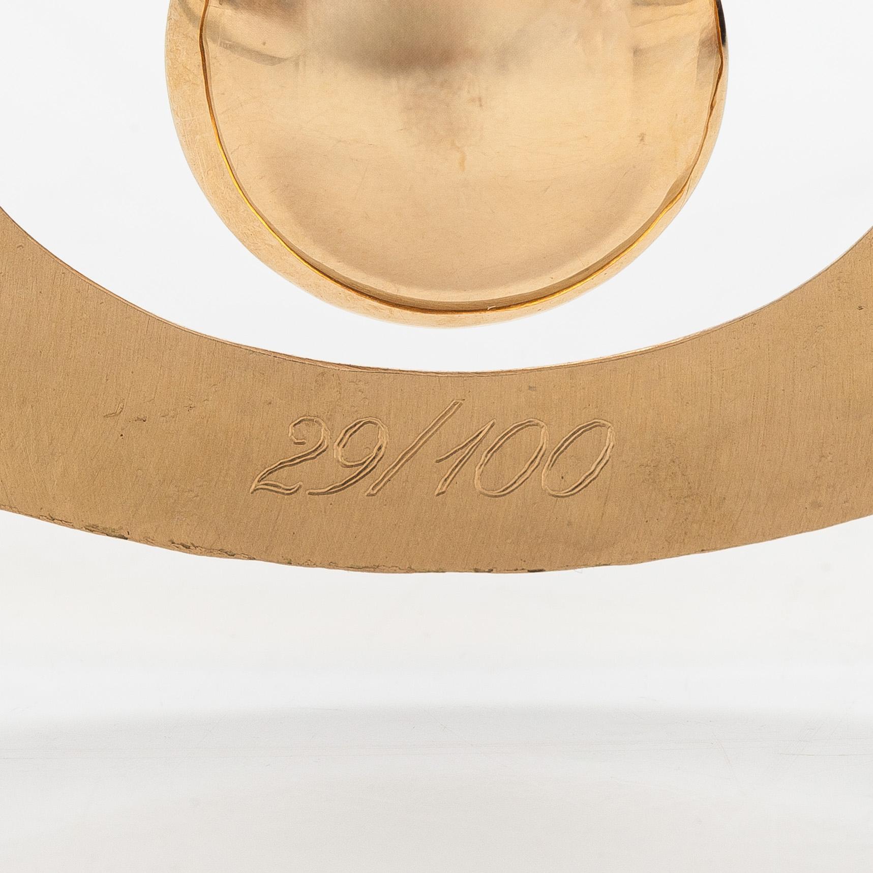 Tapio Wirkkala, riipus, "Päärynä", 18K kultaa.