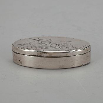 SNUSDOSA, silver. Erik Burman 1810 Stockholm.  Vikt 40 g.