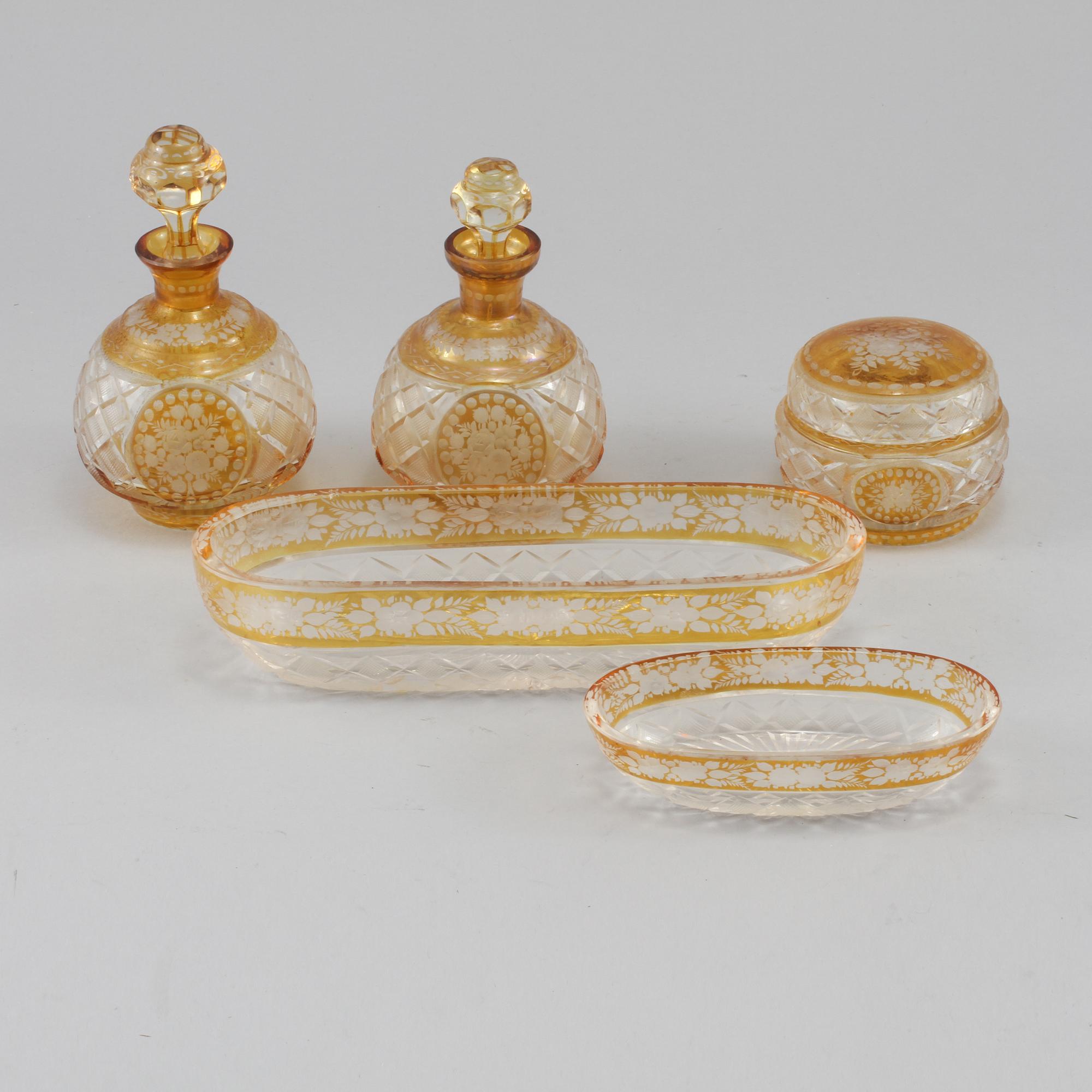 TOALETTSET, 5 delar, glas, Böhmisk typ, 1900-talets första hälft/mitt.