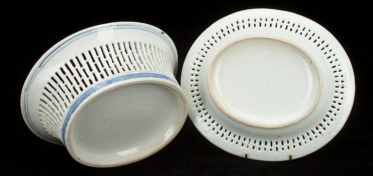 SERVERINGSSKÅL samt FAT, porslin, Kina 1900-talets början.