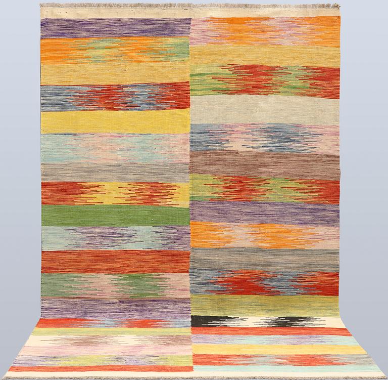 A Klim rug, modern design, approx. 300 x 195 cm.