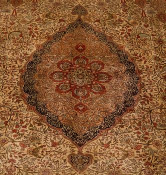 A CARPET, semi-antique/old Turkey, ca 326 x 220,5 cm.