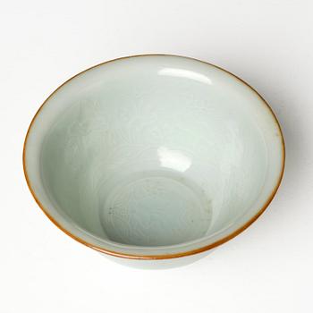 Kopp, 'anhua'-porslin. Sen Ming-/ tidig Qingdynasti.
