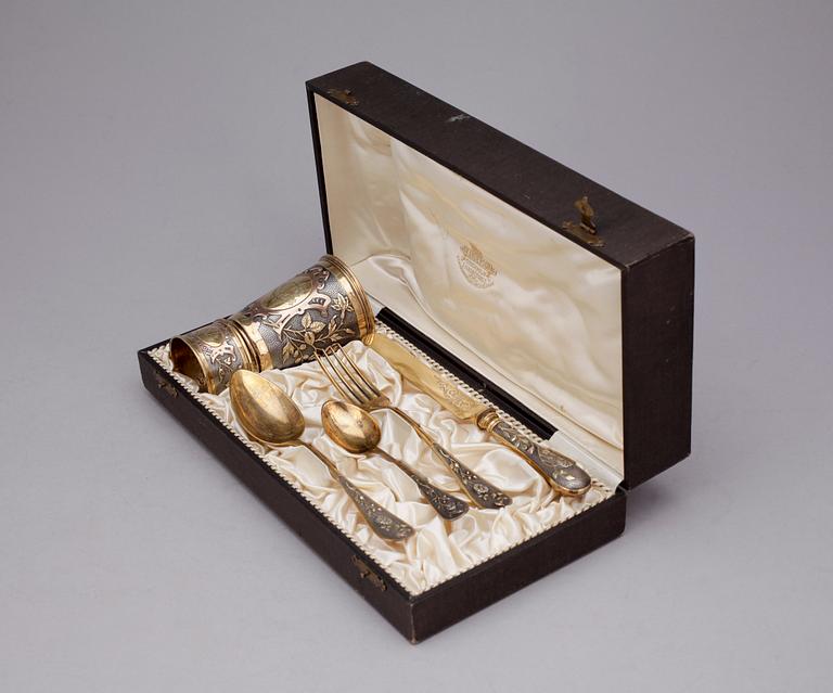 RESESCHATULL, 6 delar, delvis förgyllt silver, K Andersson, Stockholm, 1899. Tot vikt ca 264 g.